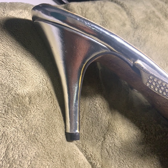 CINDERELLA HEELS - Picture 3 of 3